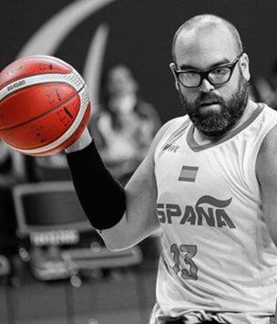 Asier García in azione