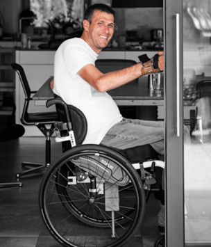 Wolfgang Illek posa lifestyle