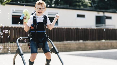 L'importanza della posizione eretta per i bambini con disabilità